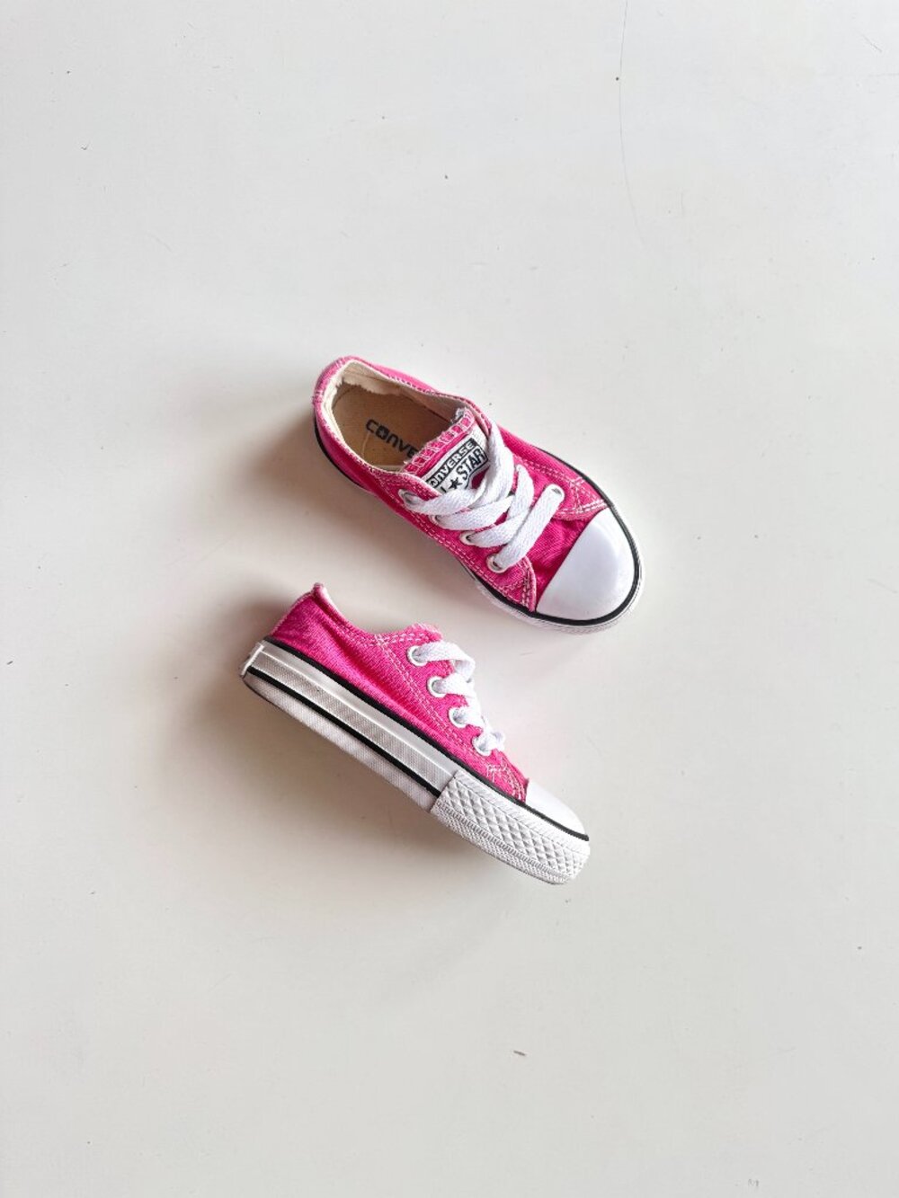 Kids' CONVERSE Chuck Taylor All Star Pink Canvas Low Top Sneakers, Size 9.5/25